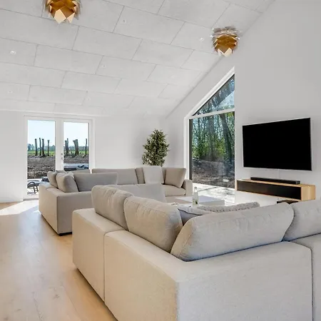 Luxury Pool House For 20 People With Activity And 6-person Outdoor 度假居 *