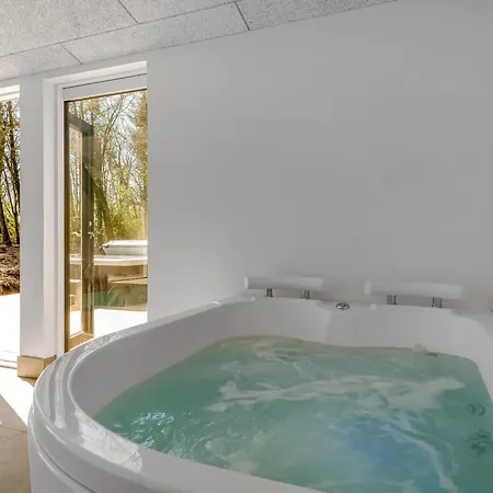 度假居 Luxury Pool House For 20 People With Activity And 6-person Outdoor Spottrup