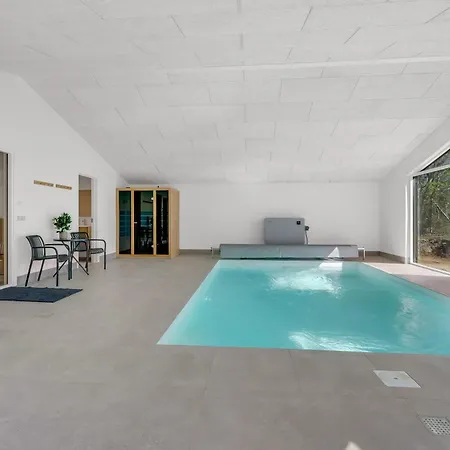 Luxury Pool House For 20 People With Activity And 6-person Outdoor Σπίτι διακοπών