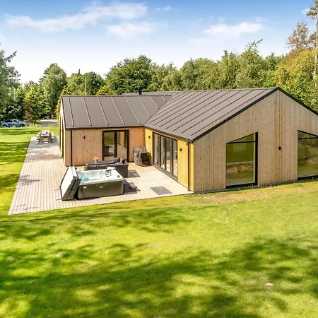 度假居 Luxury Pool House For 20 People With Activity And 6-person Outdoor *